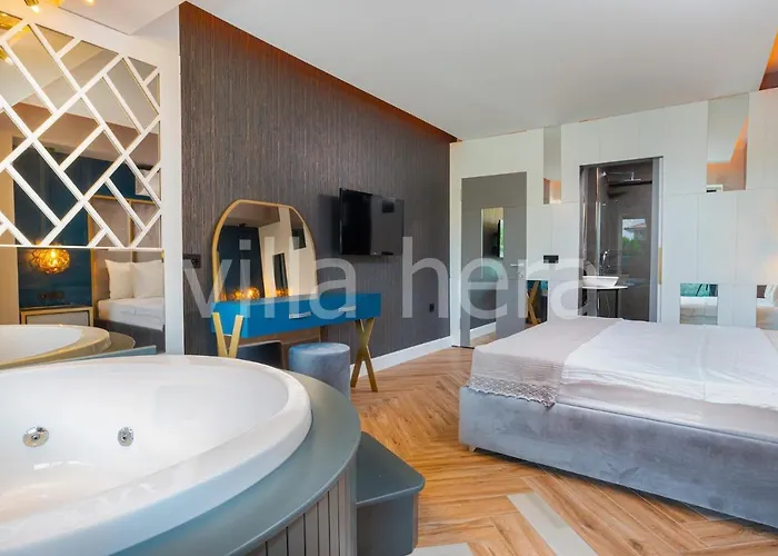 Hera Hisaronu/ Oludeniz/ フェティエ